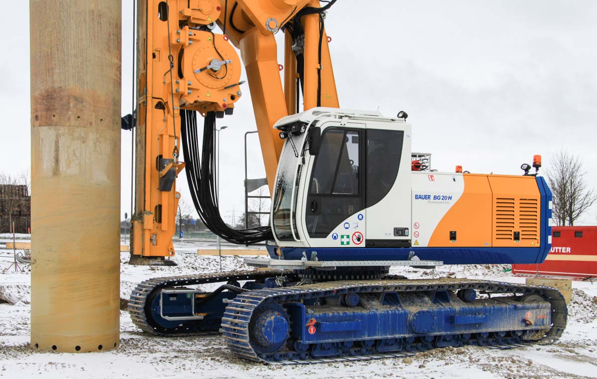 Bauer BG 20 H Bauer Www trucks cranes nl