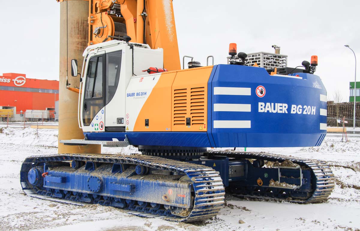 Bauer BG 20 H Bauer Www trucks cranes nl